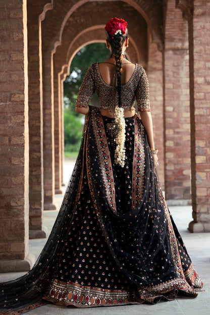 Mina Kashif Fizza bridal lehenga choli - image 3