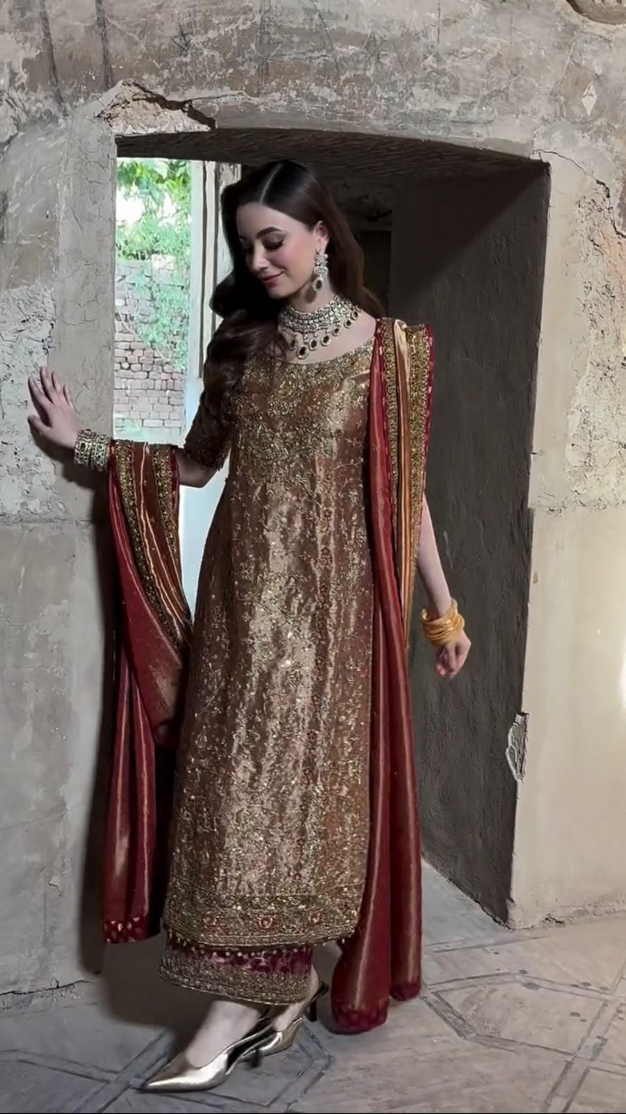 Meerub masoori suit by Haris Shakeel - close up