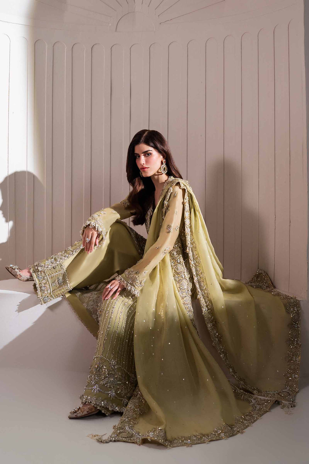 LÉONORE (EP-21218) - Elan