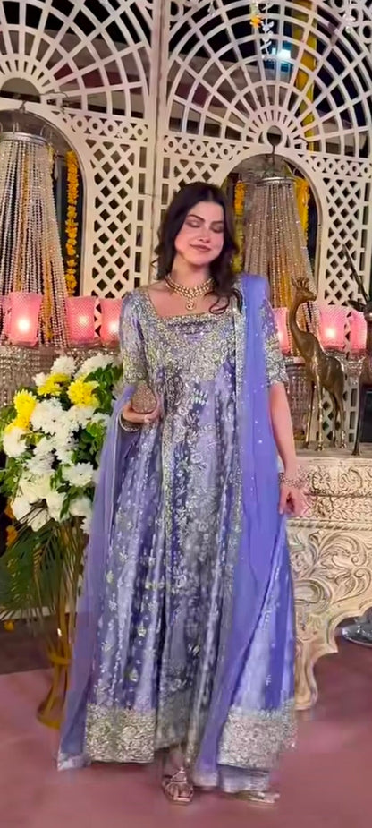 Eyena zari tissue maxi by Haris Shakeel - detail view