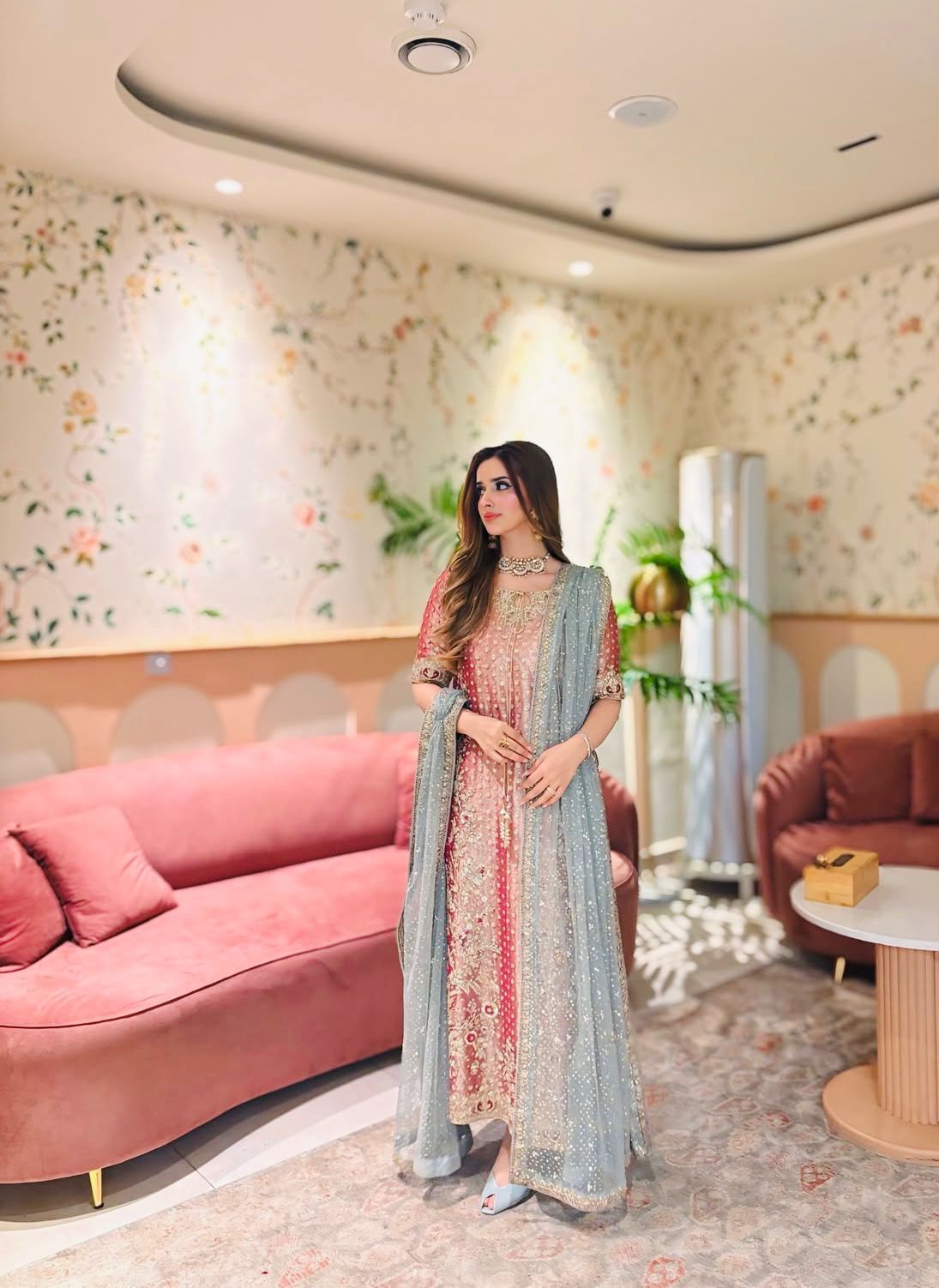 Haris Shakeel 4-piece luxury tissue ensemble - additional view