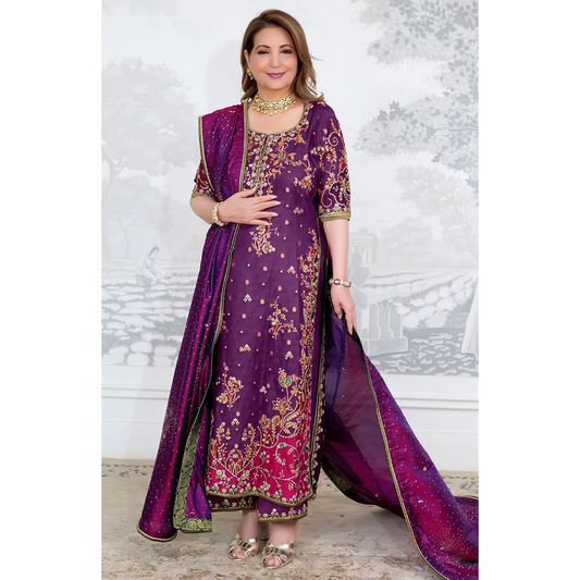 Bita Magenta raw silk kurta by Farah Talib Aziz at Fatimaa Store