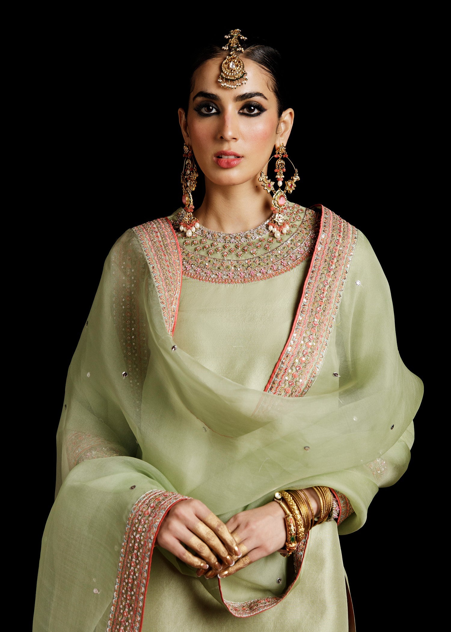 Doron mehndi suit by Hussain Rehar - detail view